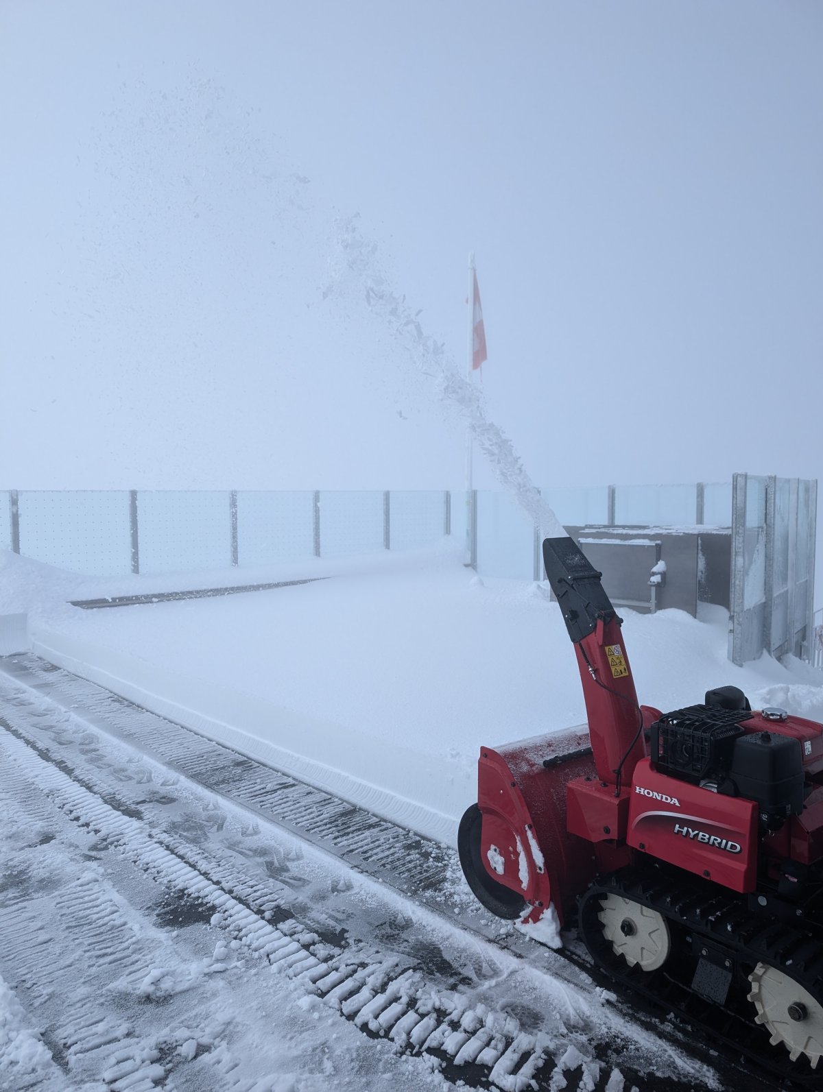 Schneefräse auf dem Rothorn